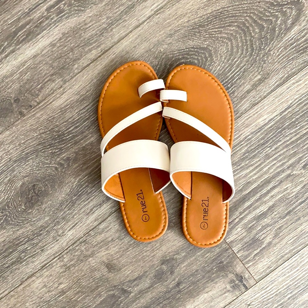 Rue21 white sander size 7